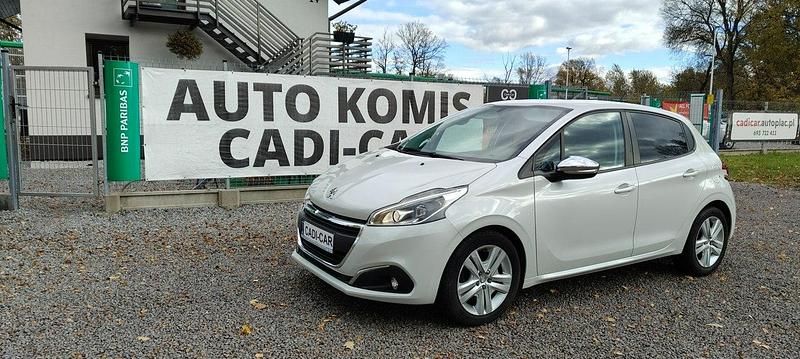 Biały Używany 2016 Peugeot 208 Hatchback | 29 900 zł (Uczciwa cena) - Obraz 1/4
