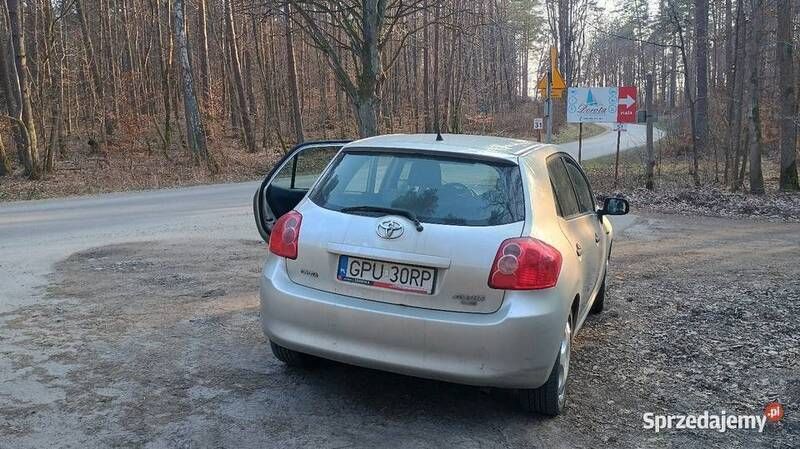 Srebrny Używany 2007 Toyota Auris Hatchback | 14 500 zł - Obraz 1/4