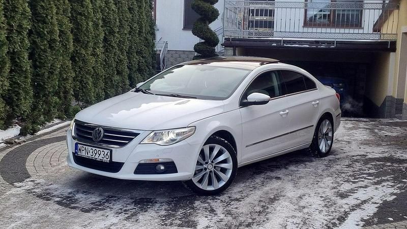 Używany VW Passat 170 KM (125 kW) 2011 Biały Sedan/Limuzyna