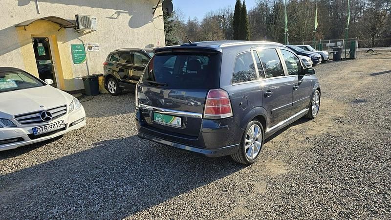Używany Opel Zafira 125 KM (91 kW) 2008 Grafitowy Minivan