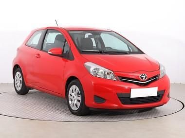 Czerwony Używany 2012 Toyota Yaris Hatchback | 19 499 zł (Uczciwa cena) - Obraz 1/4