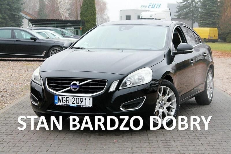 Używany Volvo S60 250 KM (183 kW) 2013 Czarny Sedan/Limuzyna