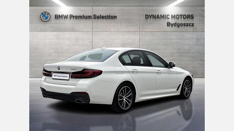 Używany BMW 518 Shadowline 150 KM (110 kW) 2023 Biel alpejska Sedan/Limuzyna
