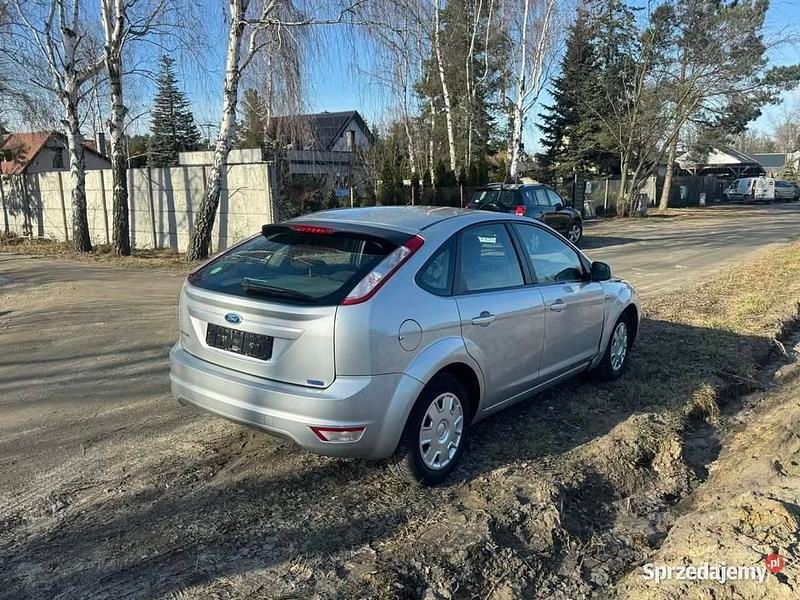Używany Ford Focus 2008 Srebrny Hatchback