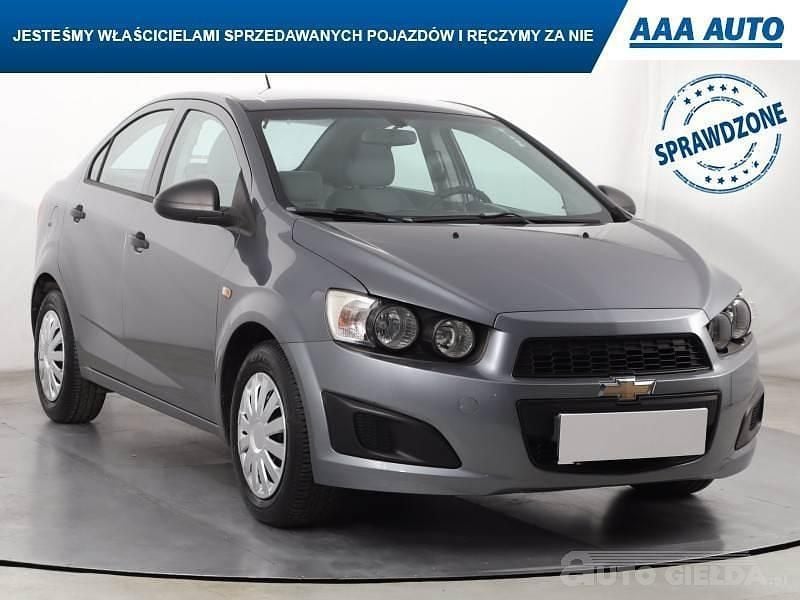 Szary Używany 2013 Chevrolet Aveo | 16 499 zł (Uczciwa cena) - Obraz 1/4