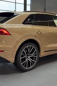 Nowe Audi Q8 286 KM (210 kW) 2025 Złoty SUV