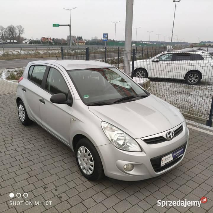Szary (metalik) Używany 2011 Hyundai i20 Hatchback | 15 500 zł (Dość drogi) - Obraz 1/4