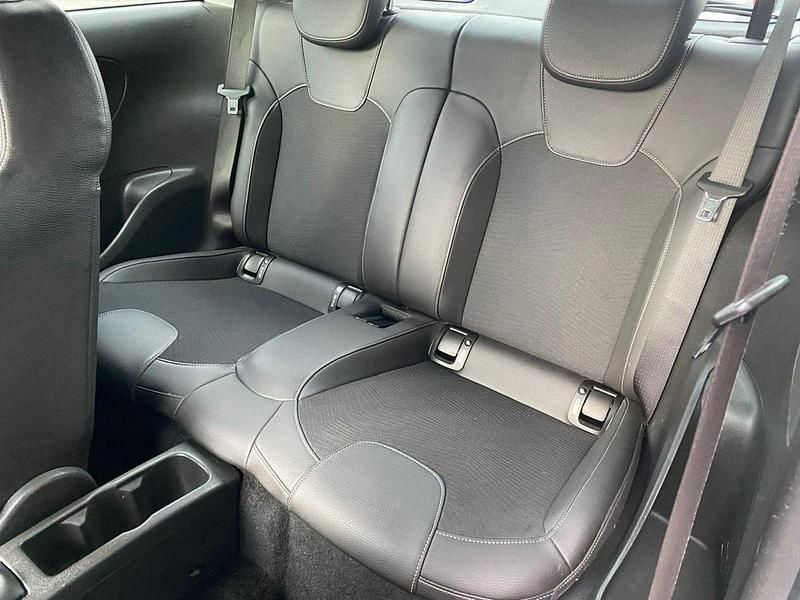 Używany Opel Adam 90 KM (66 kW) 2014 Biały Hatchback