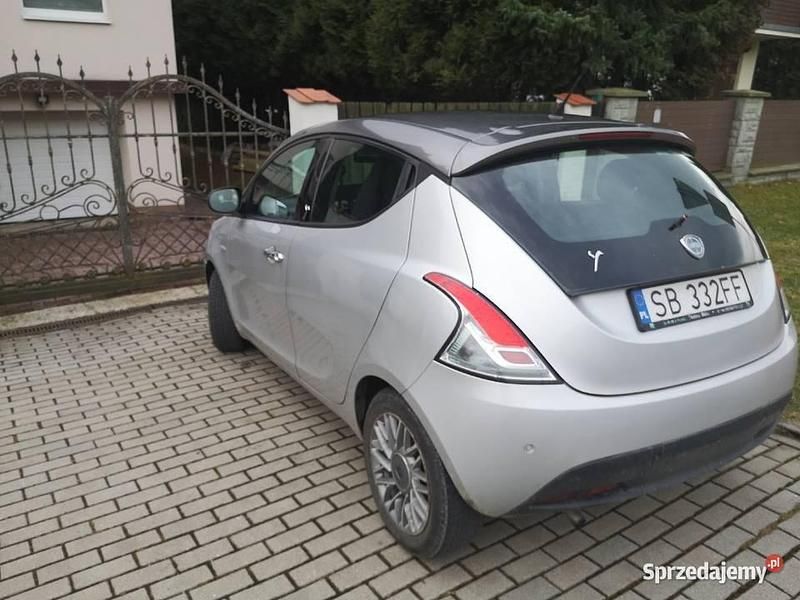Używany Lancia Ypsilon 2011 Srebrny Hatchback