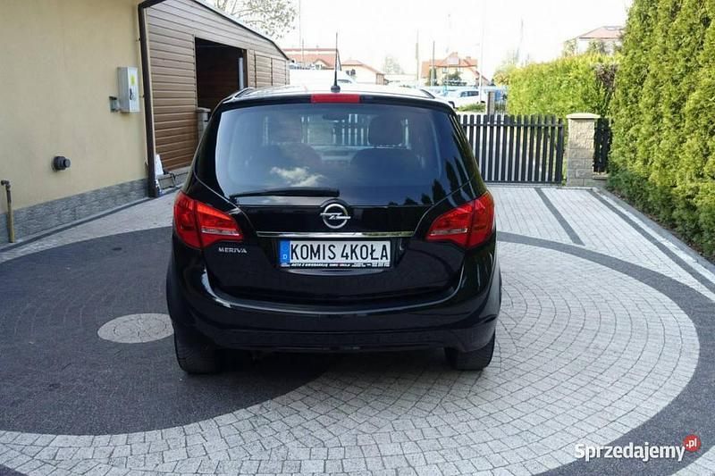 Używany Opel Meriva 101 KM (74 kW) 2011 Czarny (metalik) Minivan