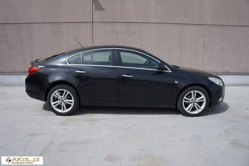 Używany Opel Insignia 130 KM (95 kW) 2009 Czarny Sedan/Limuzyna