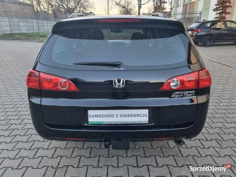 Używany Honda Accord 155 KM (114 kW) 2006 Czarny Sedan/Limuzyna
