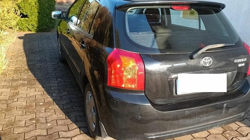 Używany Toyota Corolla 2005 Czarny Hatchback