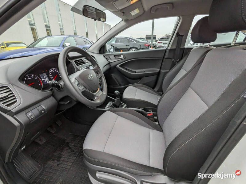 Używany Hyundai i20 Classic 84 KM (61 kW) 2019 Biały Hatchback