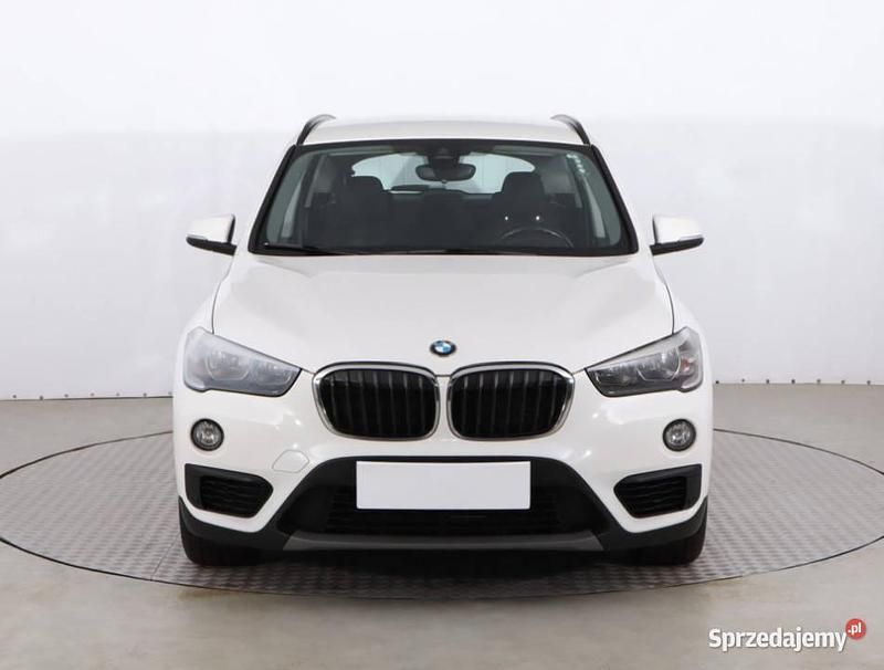Używany BMW X1 140 KM (102 kW) 2017 Biały SUV