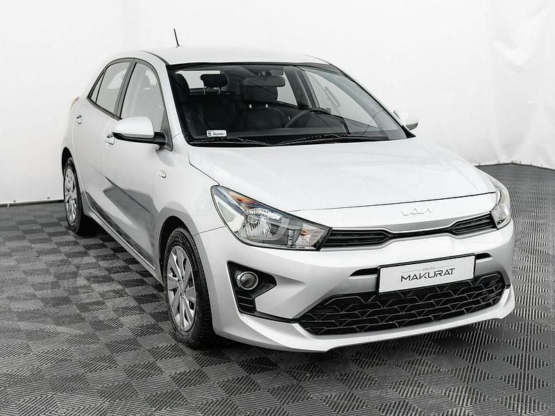 Używany Kia Rio 84 KM (61 kW) 2022 Srebrny Hatchback