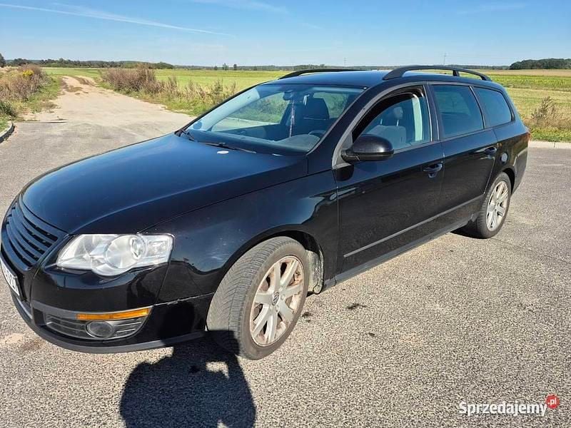 Czarny Używany 2010 VW Passat Kombi | 12 900 zł (Super Cena) - Obraz 1/4