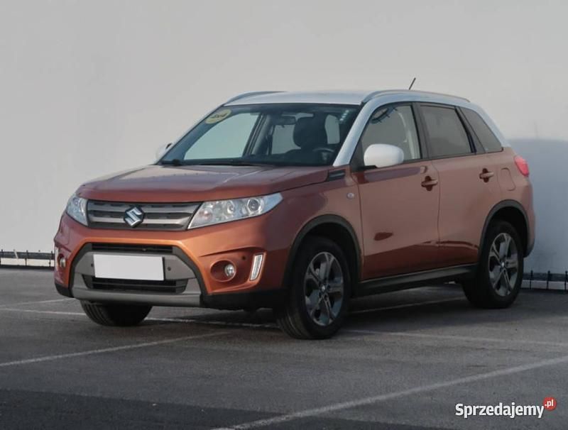 Używany Suzuki Vitara 120 KM (88 kW) 2015 Pomarańczowy SUV
