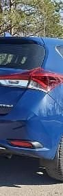 Używany Toyota Auris Hybrid 100 KM (73 kW) 2018 Niebieski Hatchback