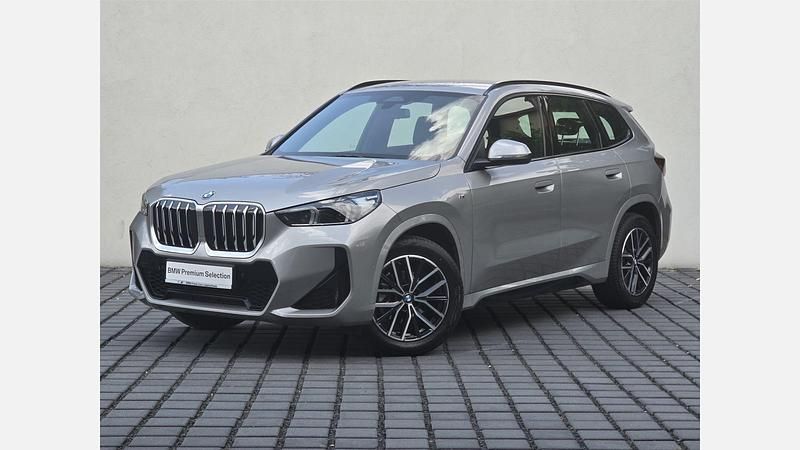 Srebrny space metalizowany Używany 2024 BMW X1 Luxury Line SUV | 174 900 zł (Uczciwa cena) - Obraz 1/3