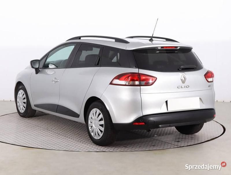 Używany Renault Clio GrandTour 90 KM (66 kW) 2017 Srebrny Kombi