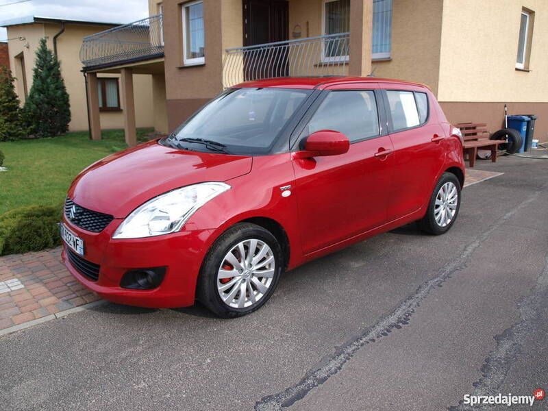 Używany Suzuki Swift Comfort+ 2013 Czerwony Hatchback
