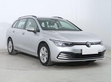 Srebrny Używany 2021 VW Golf VIII Kombi | 59 999 zł (Dość drogi) - Obraz 1/4