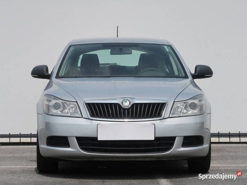 Srebrny Używany 2011 Skoda Octavia Hatchback | 11 999 zł (Super Cena) - Obraz 1/4