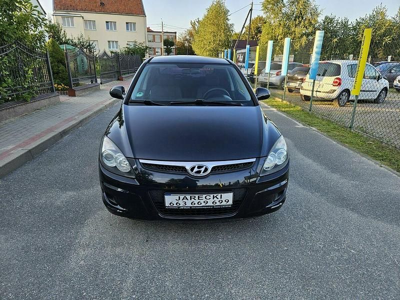 Używany Hyundai i30 109 KM (80 kW) 2009 Czarny Hatchback