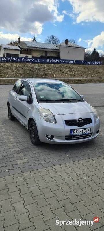 Srebrny Używany 2008 Toyota Yaris | 8999 zł (Dobra cena) - Obraz 1/4