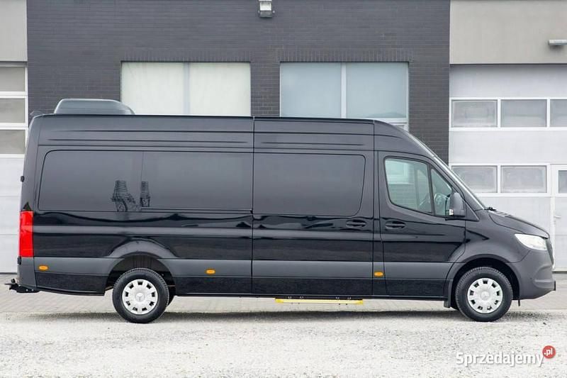 Używany Mercedes Sprinter 170 KM (125 kW) 2024 Czarny Van