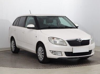 Biały Używany 2014 Skoda Fabia Kombi | 11 999 zł (Uczciwa cena) - Obraz 1/4
