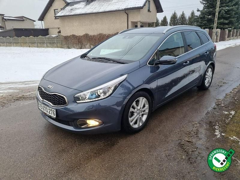 Używany Kia Ceed 128 KM (94 kW) 2014 Niebieski Hatchback