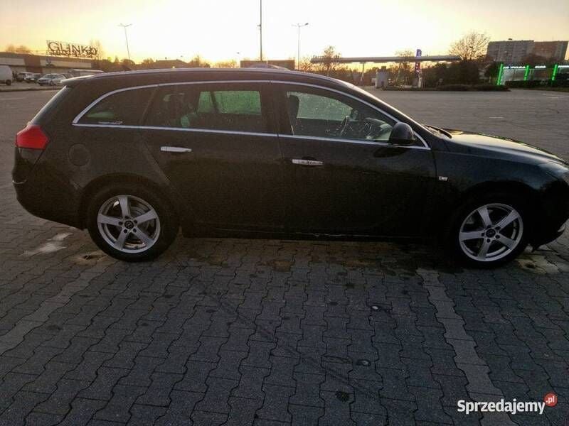 Używany Opel Insignia 2010 Czarny Kombi
