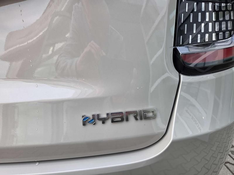 Nowe Fiat 600 Icon 136 KM (100 kW) 2025 Lakier metalizowany kremowy cappucino Hatchback