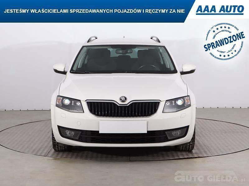 Używany Skoda Octavia 2015 Biały Hatchback