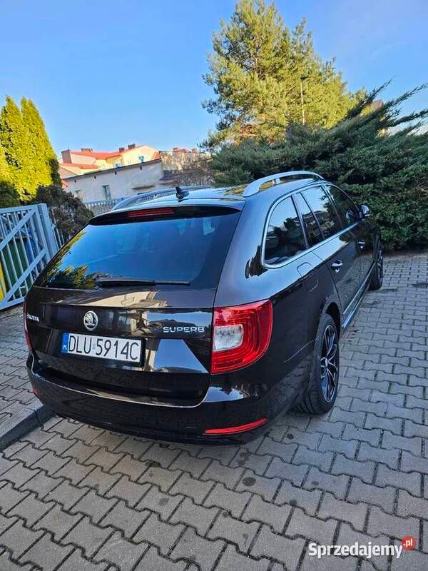 Brązowy Używany 2015 Skoda Superb Business Line Kombi | 60 900 zł (Uczciwa cena) - Obraz 1/4