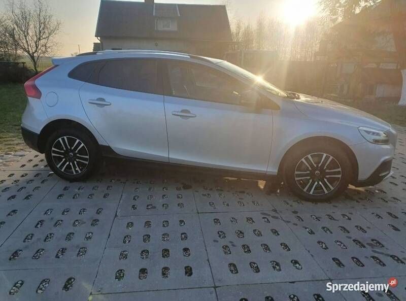 Używany Volvo V40 152 KM (111 kW) 2018 Kombi