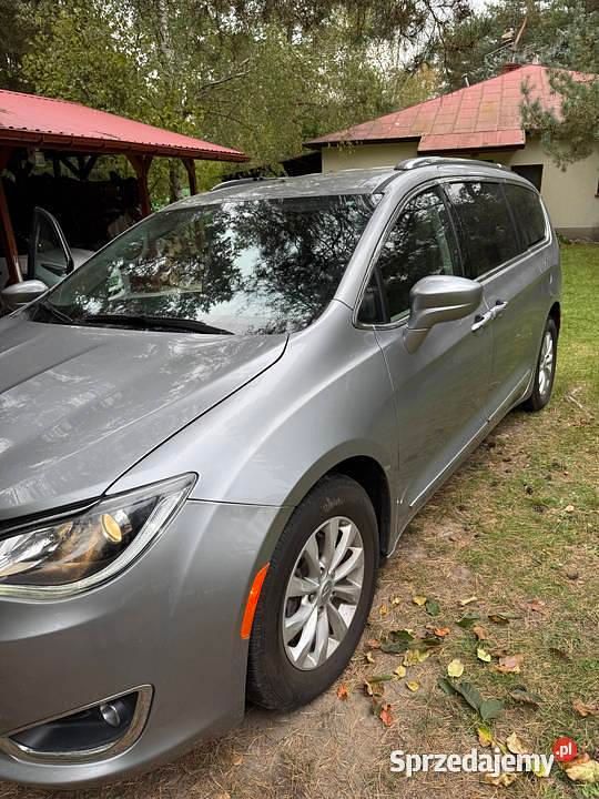 Używany Chrysler Pacifica 2019 Szary Minivan