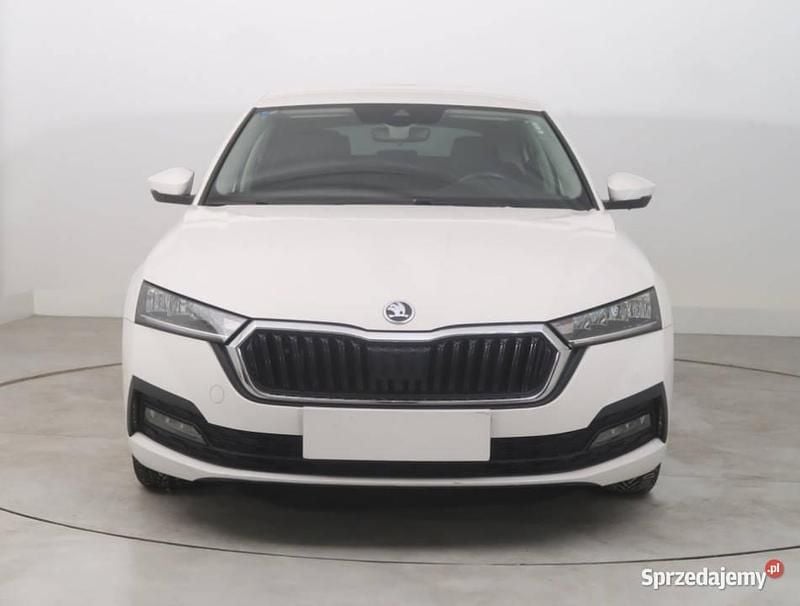 Biały Używany 2020 Skoda Octavia Hatchback | 71 999 zł (Uczciwa cena) - Obraz 1/4