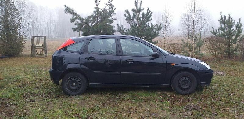 Niebieski Używany 2004 Ford Focus Hatchback | 2900 zł (Uczciwa cena) - Obraz 1/3