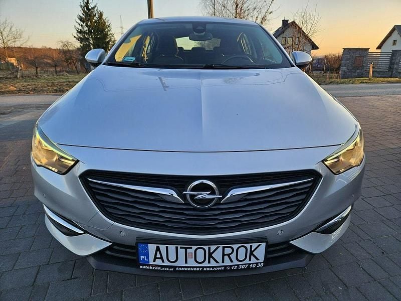 Używany Opel Insignia 141 KM (103 kW) 2018 Srebrny (metalik) Hatchback