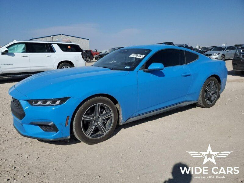 Niebieski (metalik) Używany 2024 Ford Mustang Coupe | 89 900 zł - Obraz 1/4