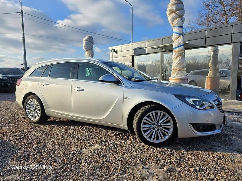Używany Opel Insignia 140 KM (102 kW) 2014 Srebrny Kombi