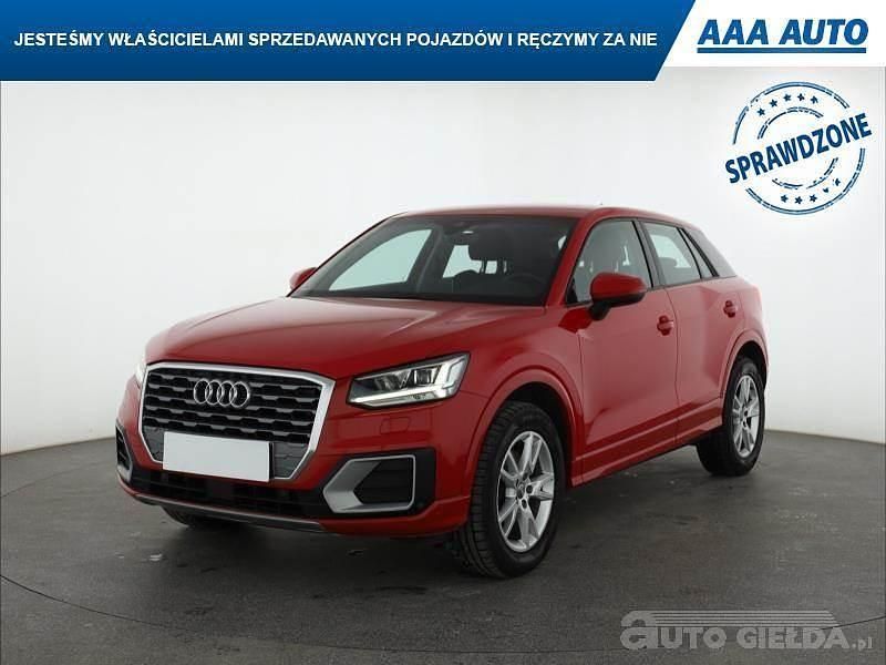Używany Audi Q2 2016 Czerwony SUV