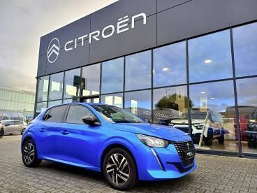 Używany Peugeot 208 Allure 102 KM (75 kW) 2022 Niebieski Hatchback