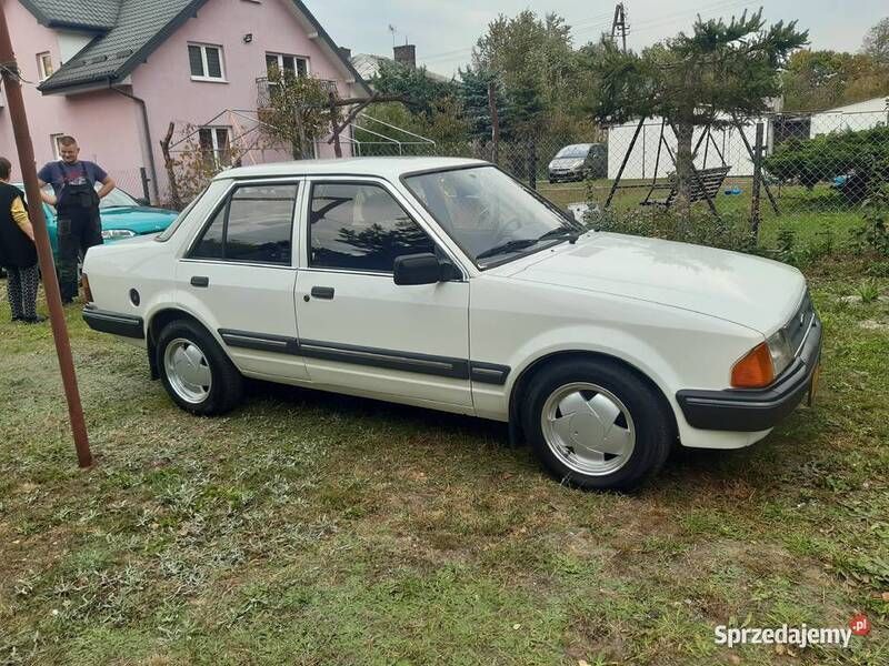 Używany Ford Orion 1985 Sedan/Limuzyna