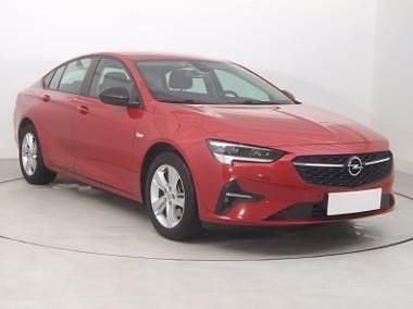 Używany Opel Insignia 174 KM (127 kW) 2021 Czerwony Hatchback
