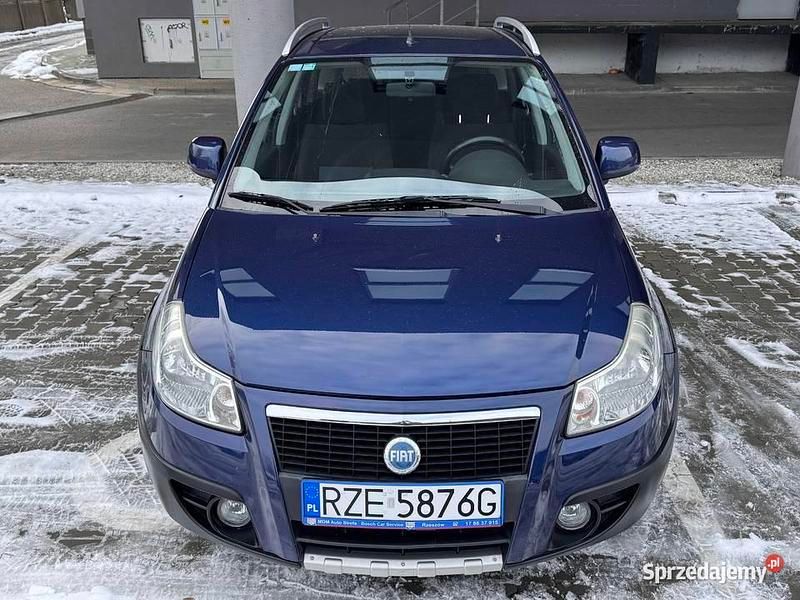 Granatowy Używany 2007 Fiat Sedici SUV | 17 900 zł (Uczciwa cena) - Obraz 1/4