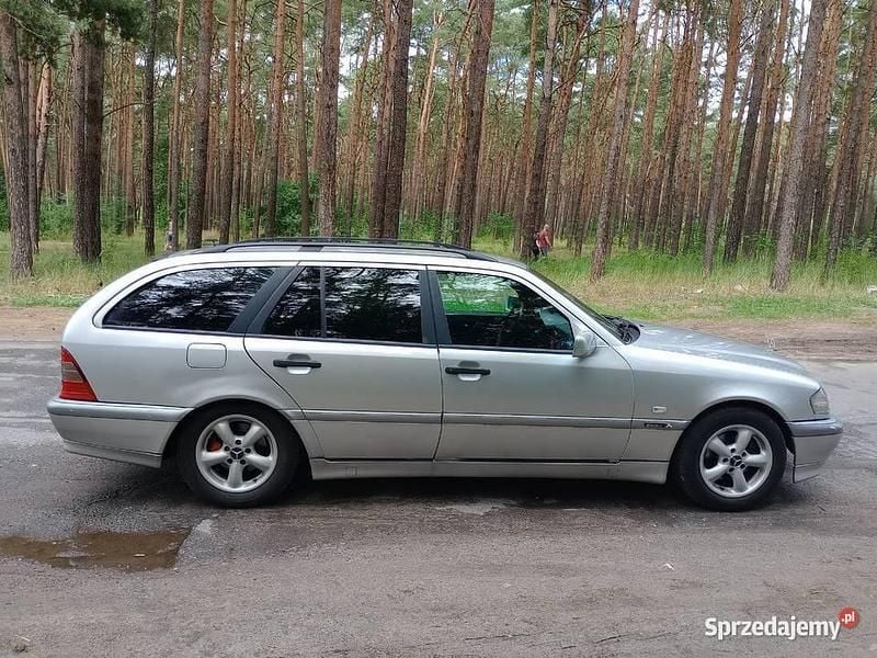 Używany Mercedes C180 1999 Srebrny Kombi